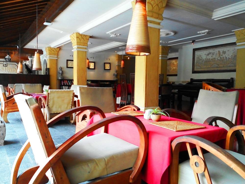 Hotel Artini 2