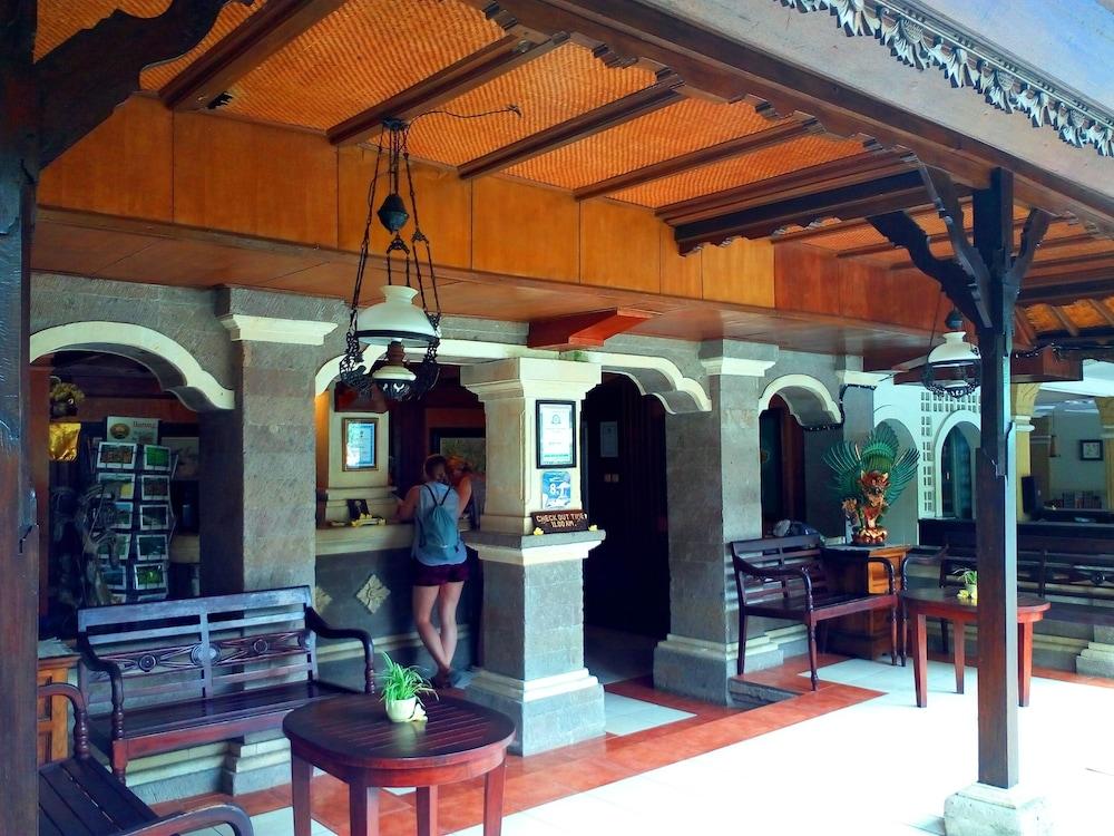 Hotel Artini 2 3*
